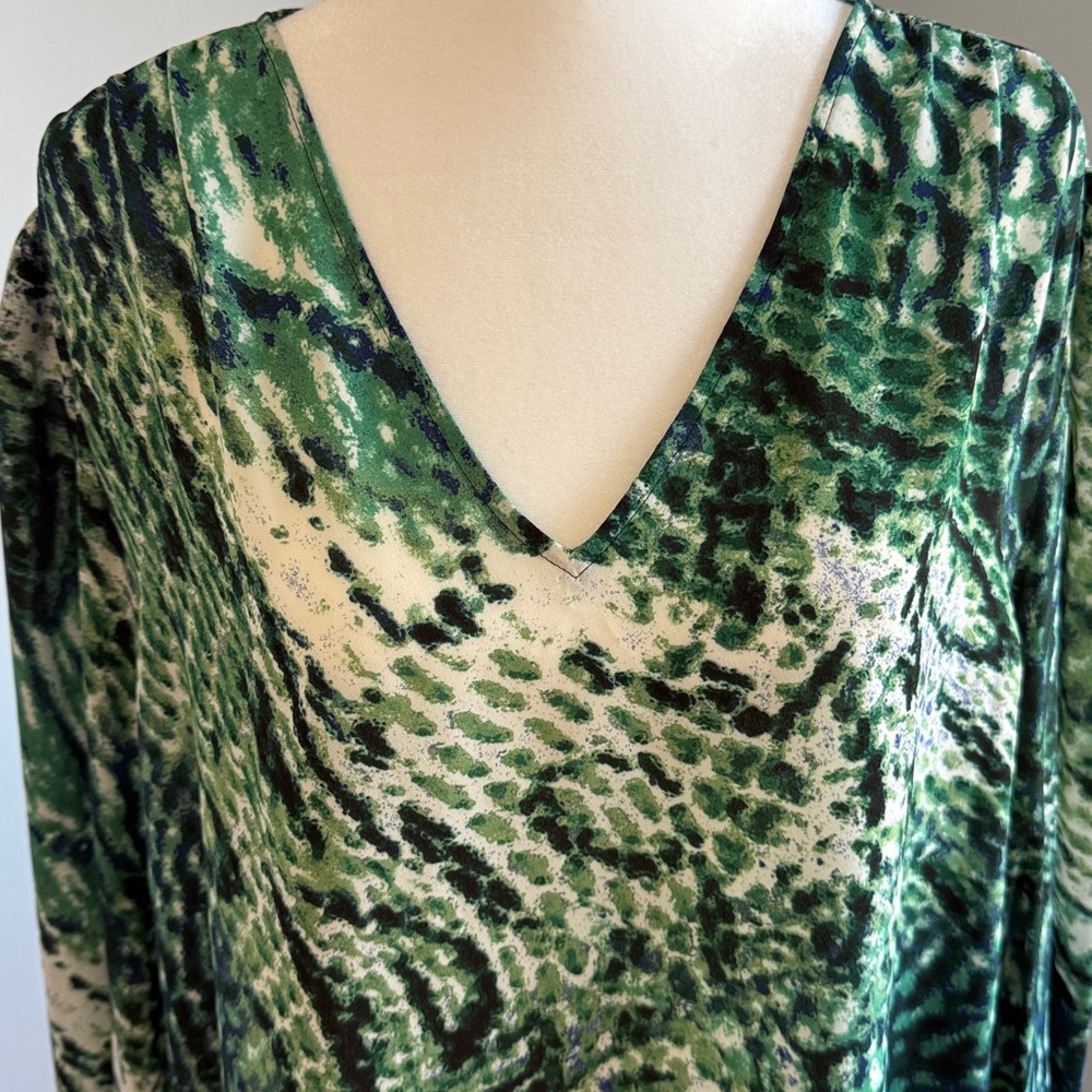 Bar III Green and Black Patterned Blouse SZXXL - Picture 6 of 14